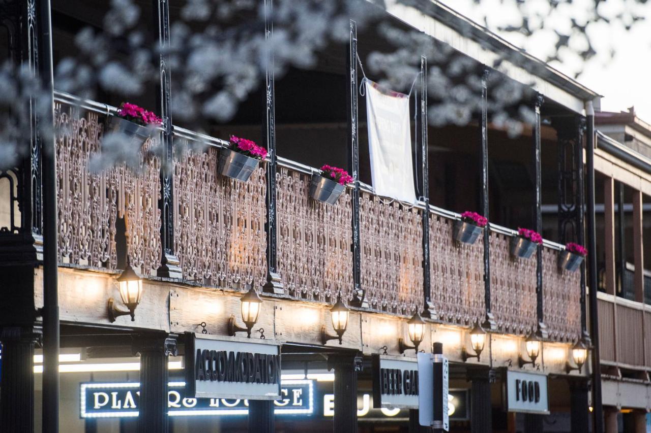 The Woolpack Hotel مودجي المظهر الخارجي الصورة